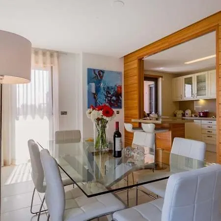 Daire Sleeps 6 With Pool Air Con And Wifi Vale do Lobo