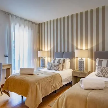 Sleeps 6 With Pool Air Con And Wifi Apartment