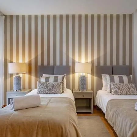 Sleeps 6 With Pool Air Con And Wifi Apartment *